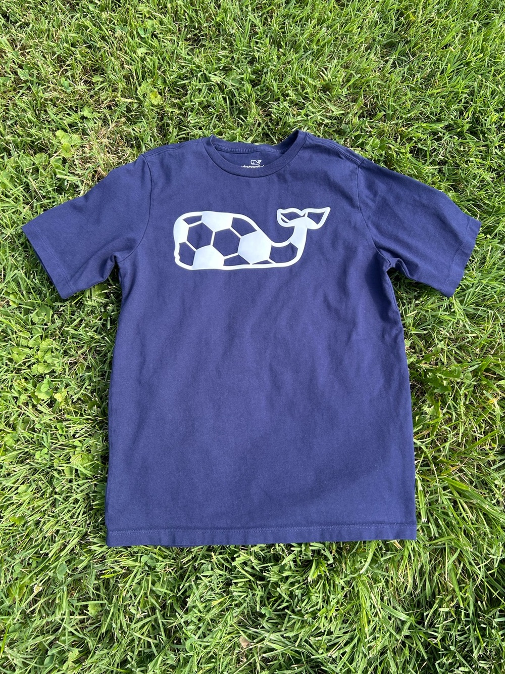 Vineyard Vines tee⚽️